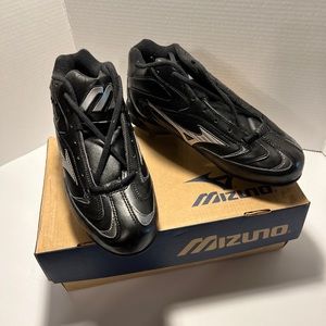 EUC Mizuno 9-Spike Advanced Franchise 71/2 Cleats
